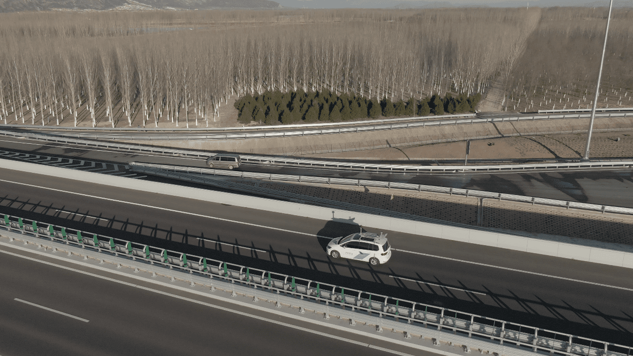 �������������ٹ�·���˼�ʻ���в���